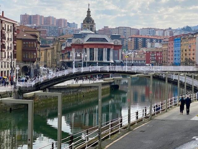Piso De Diseno Con Vistas A La Ria. Lägenhet Bilbao Exteriör bild